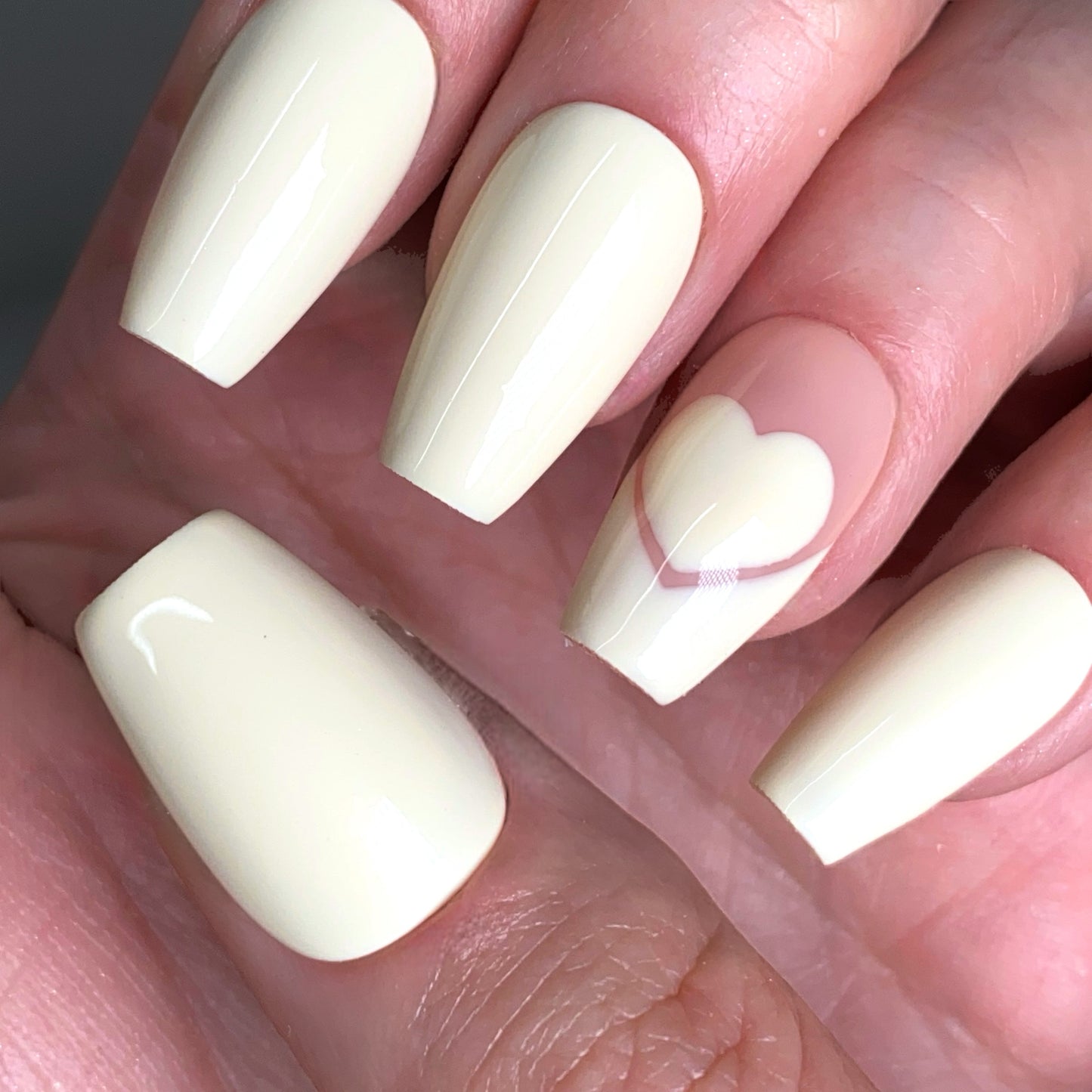 Press-on nails « LOVE TOUCH » (couleur au choix)