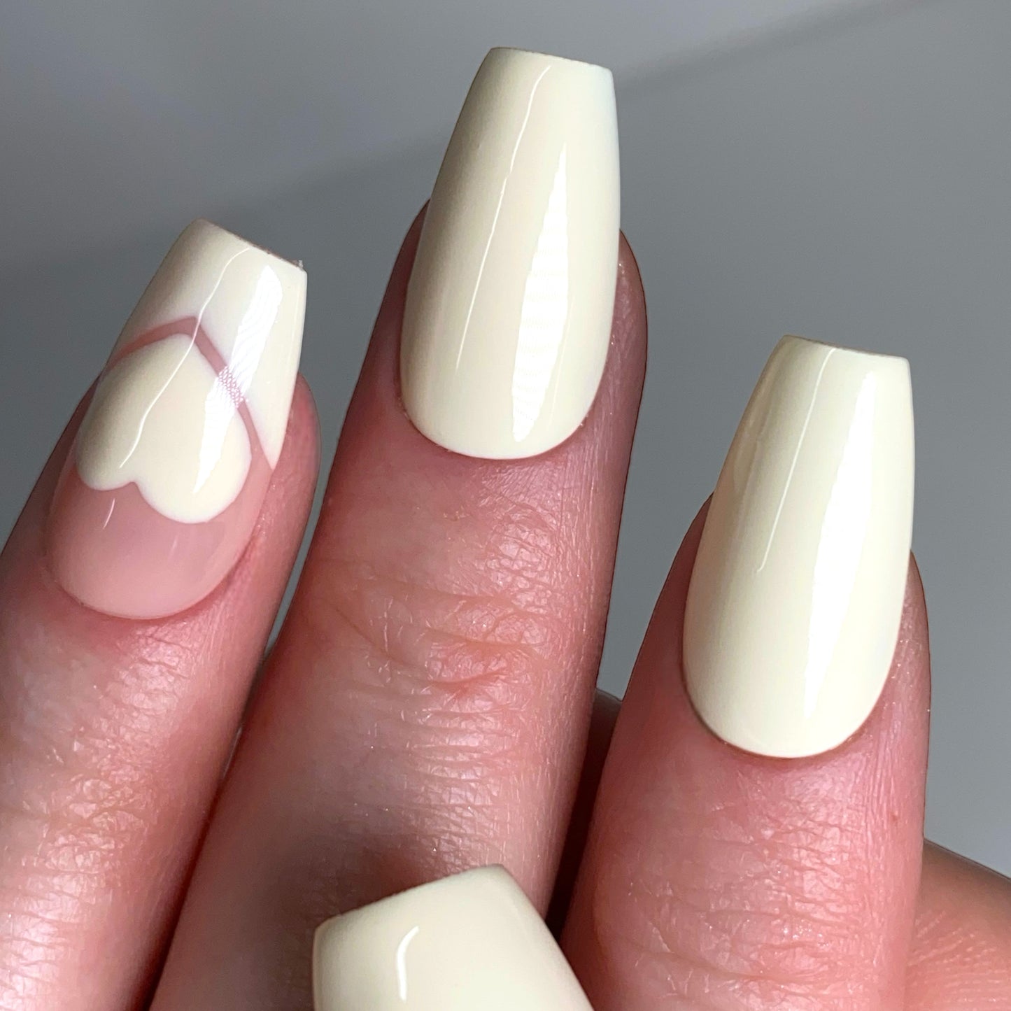 Press-on nails « LOVE TOUCH » (couleur au choix)