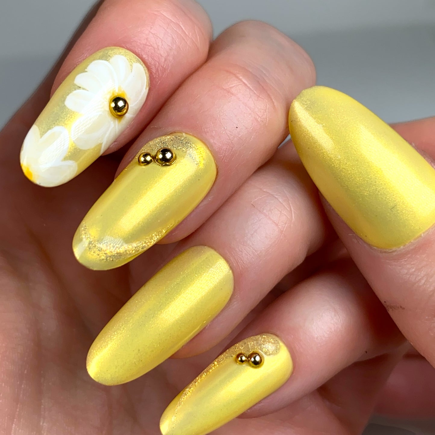 Press-on nails « GOLDEN DAISY »