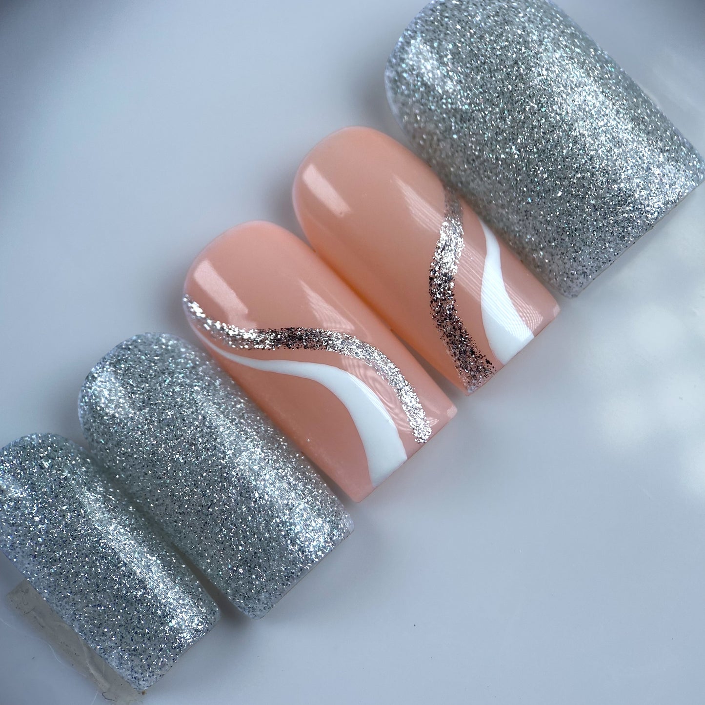 Press-on nails « FROSTED LINES »