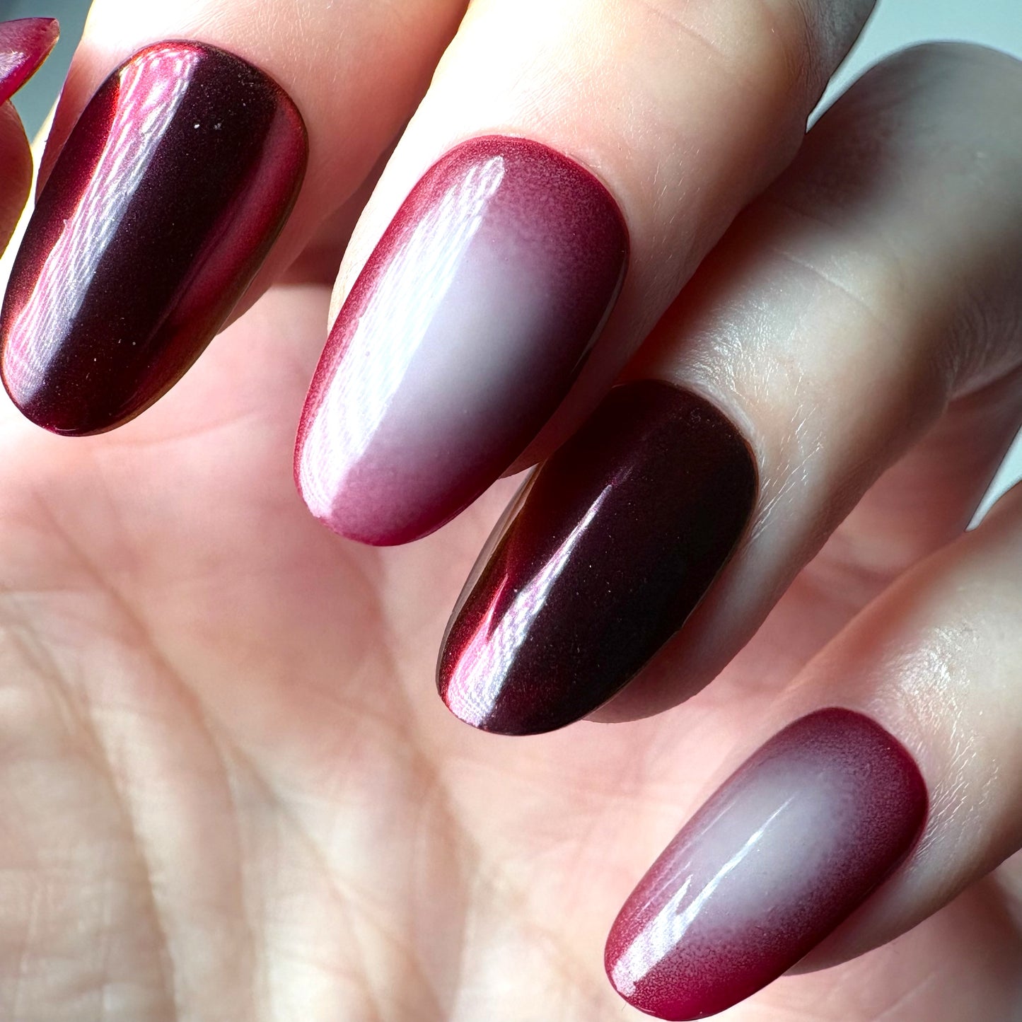 Press-on nails « CHERRY CRUSH »