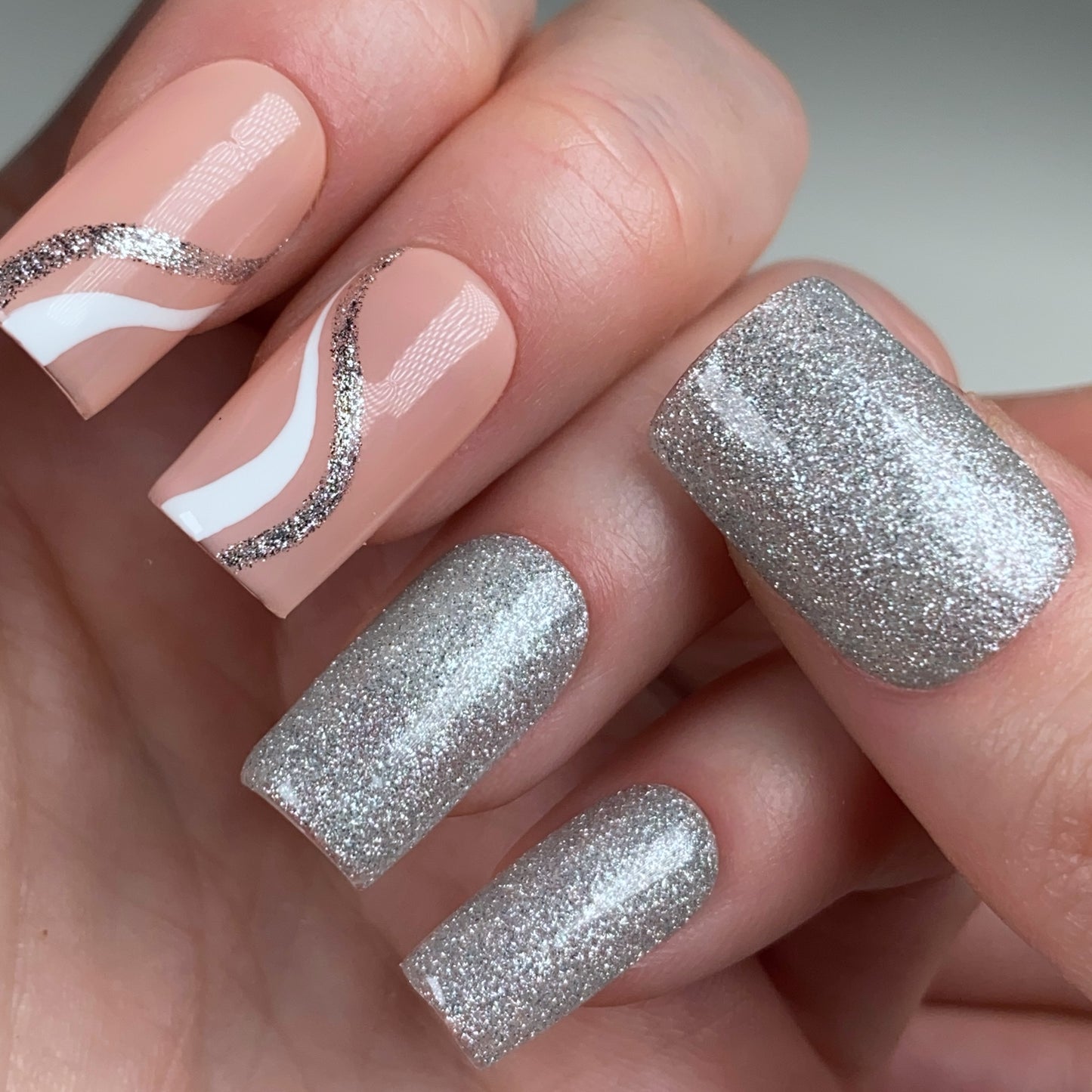 Press-on nails « FROSTED LINES »