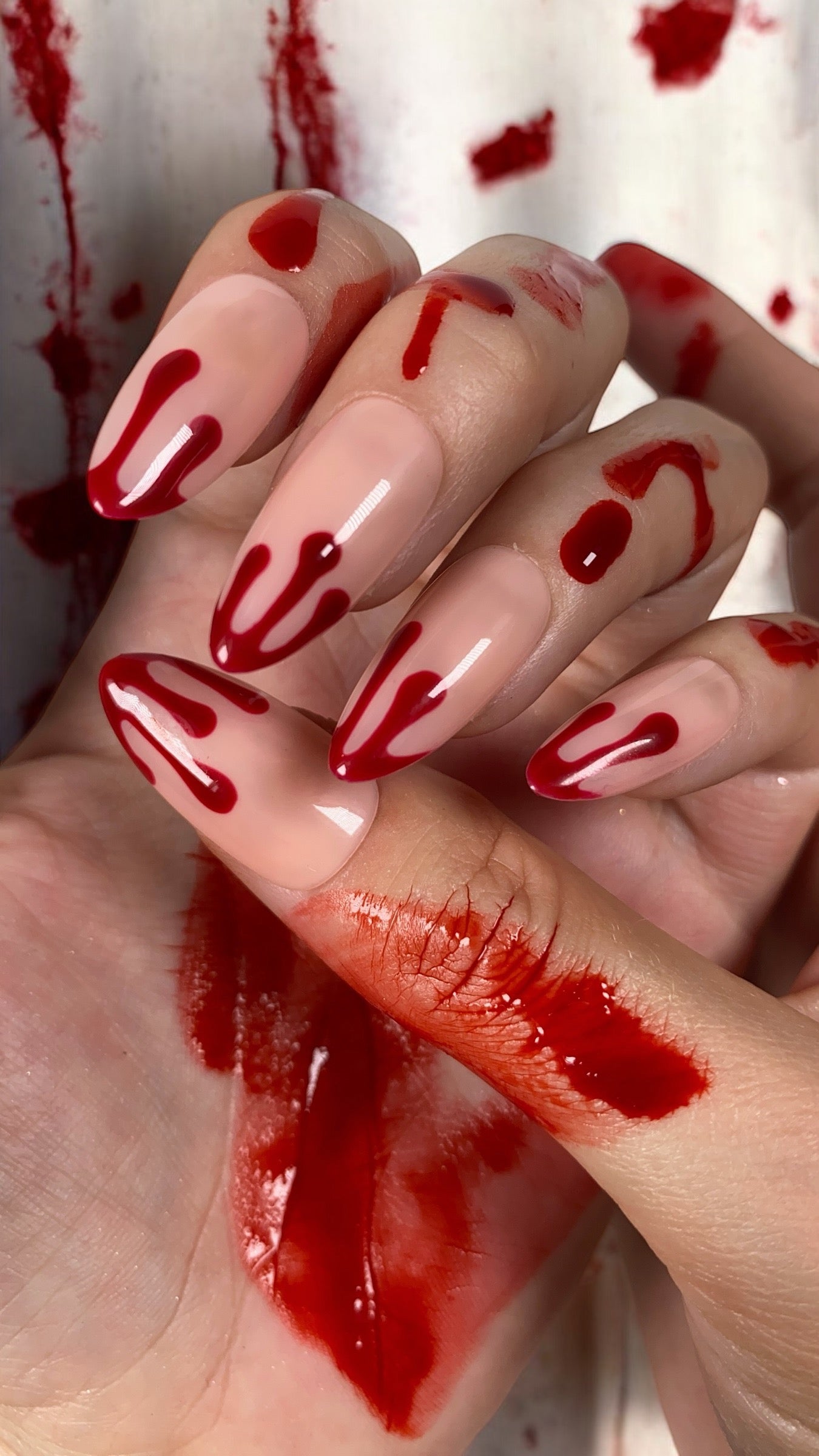 Press-on nails « BLOODY FRENCH »