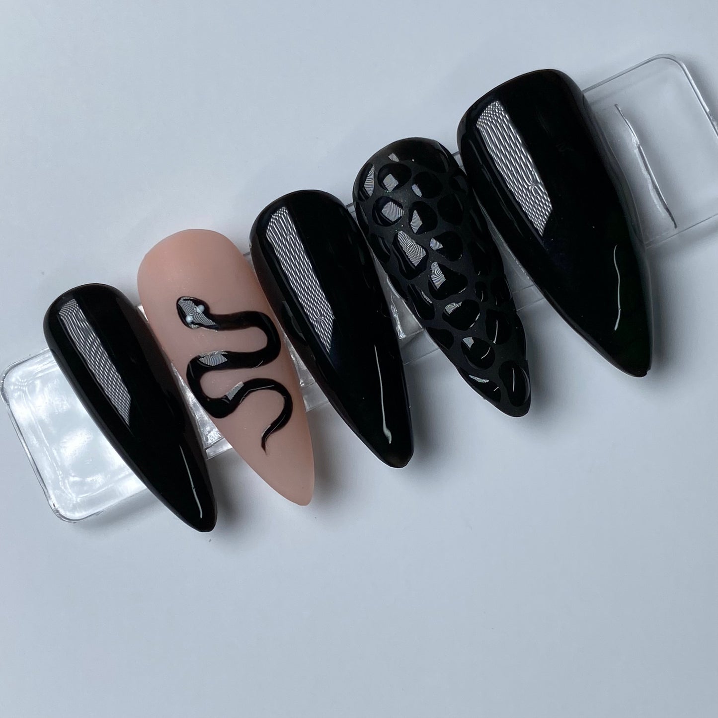 Press-on nails « VENOMOUS SNAKE »