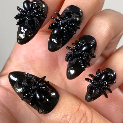 Press-on nails « ARACHNOPHOBIA »