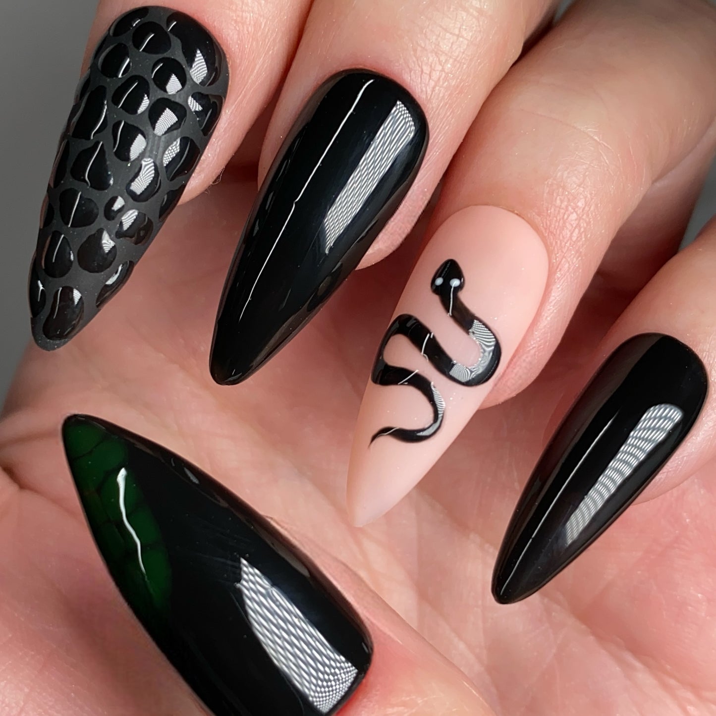 Press-on nails « VENOMOUS SNAKE »