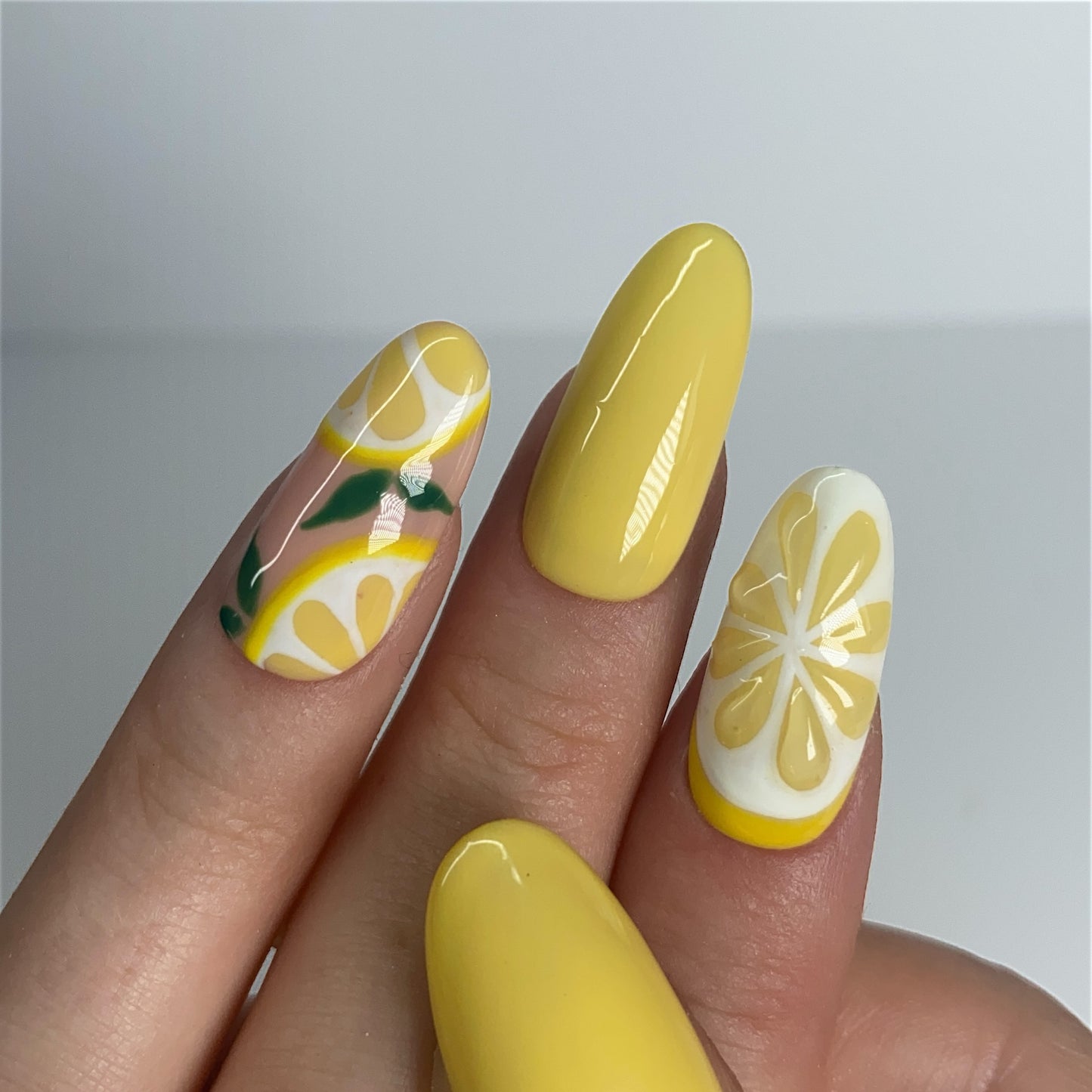 Press-on nails « LEMON CURD »