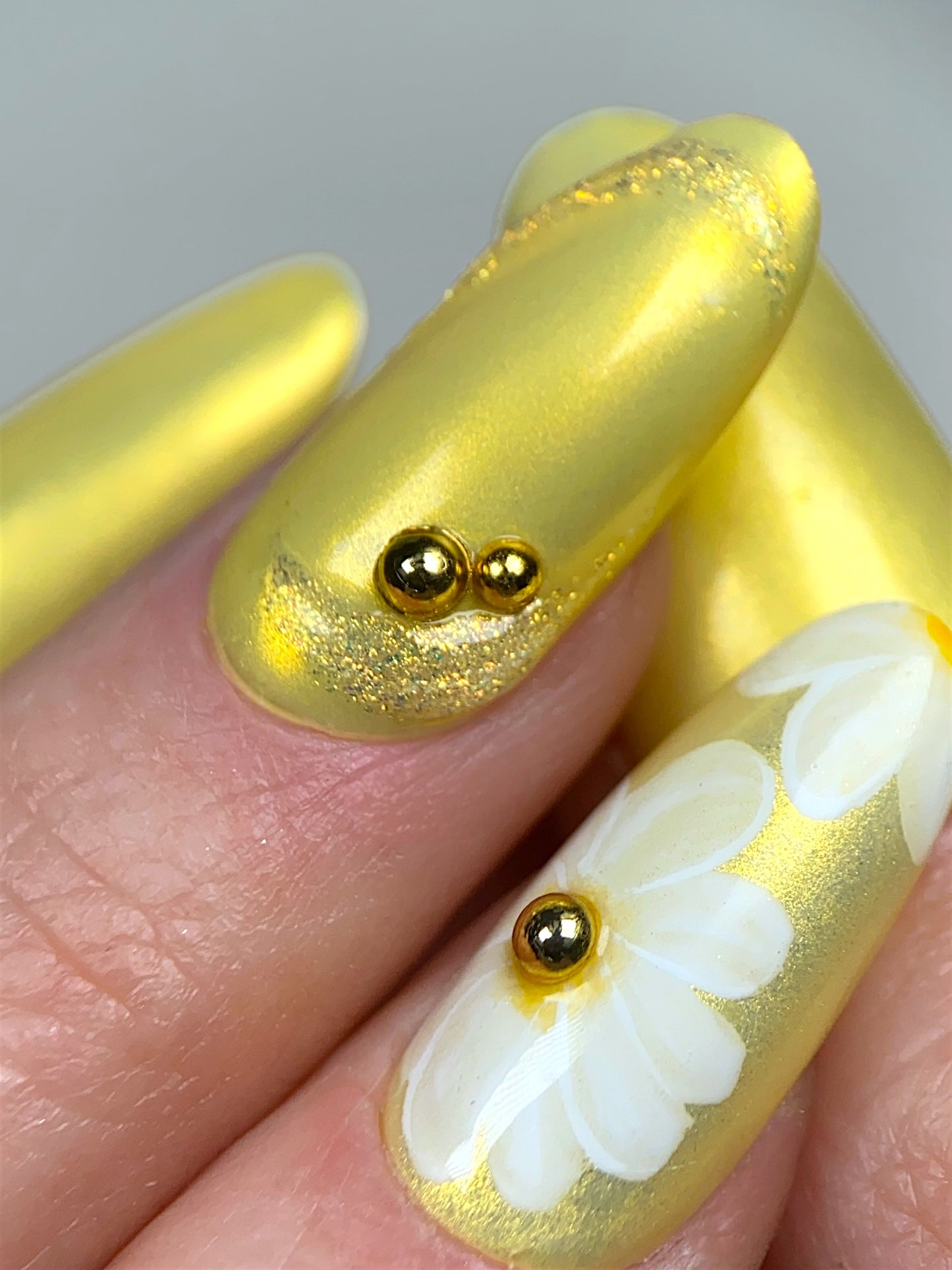 Press-on nails « GOLDEN DAISY »