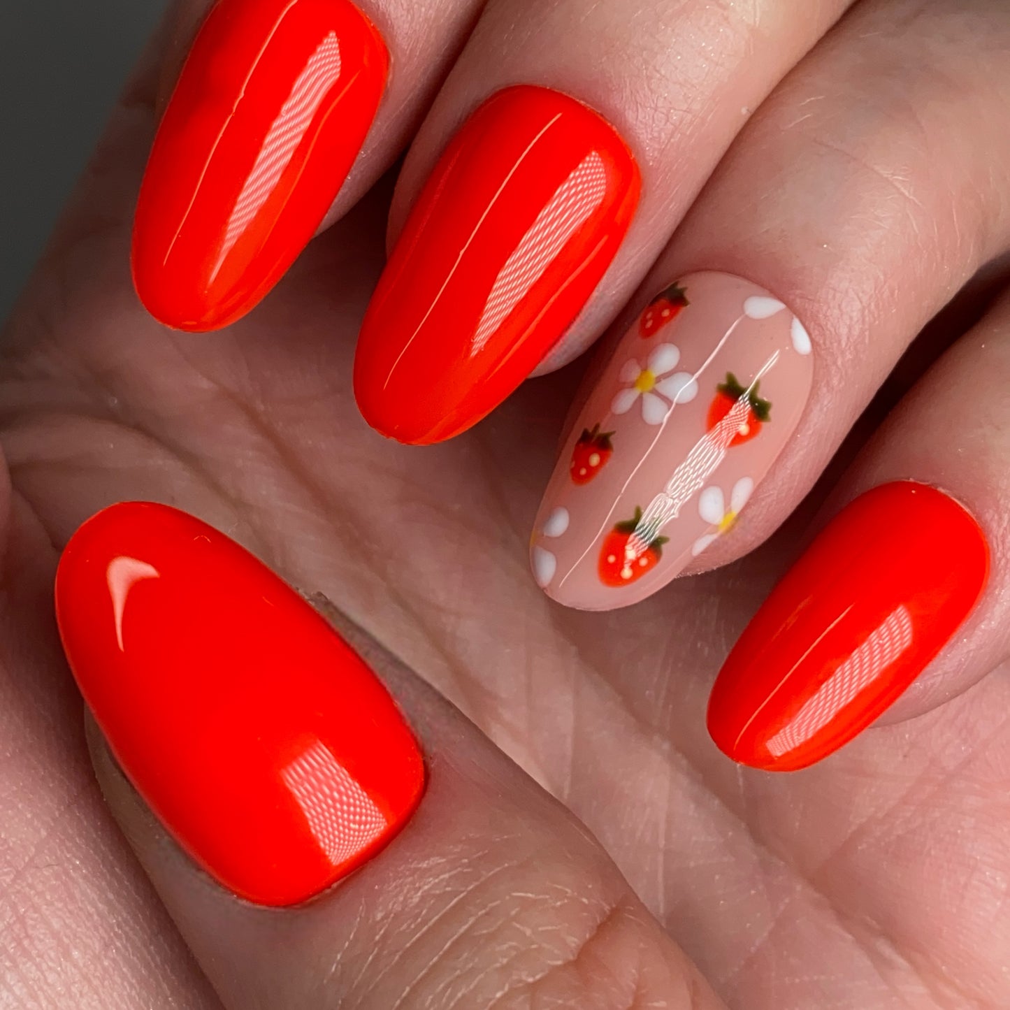 Press-on nails « FLORAL STRAWBERRY »