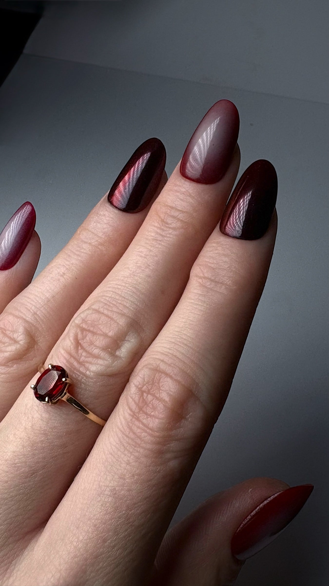 Press-on nails « CHERRY CRUSH »