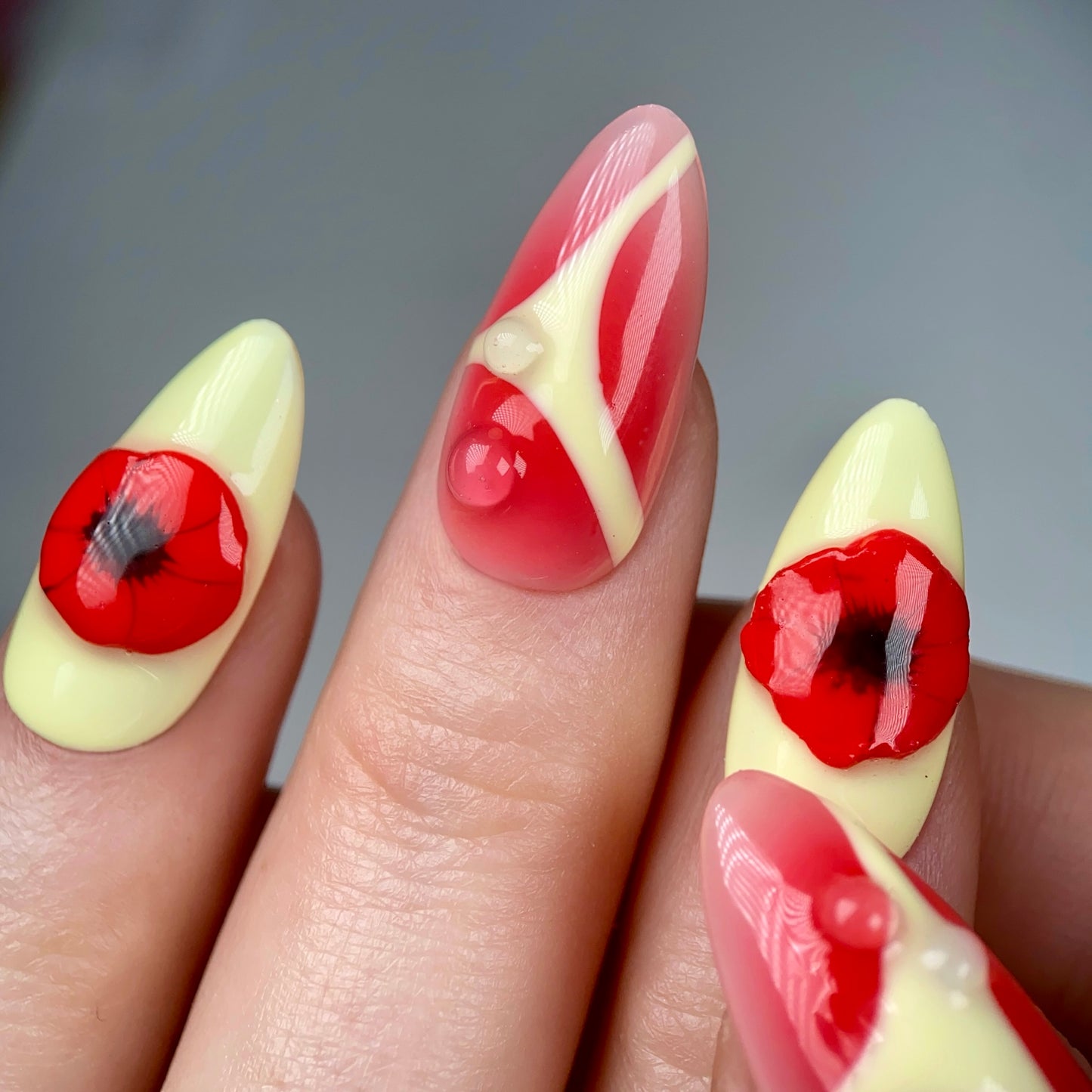 Press-on nails « POPPY STRIKE »