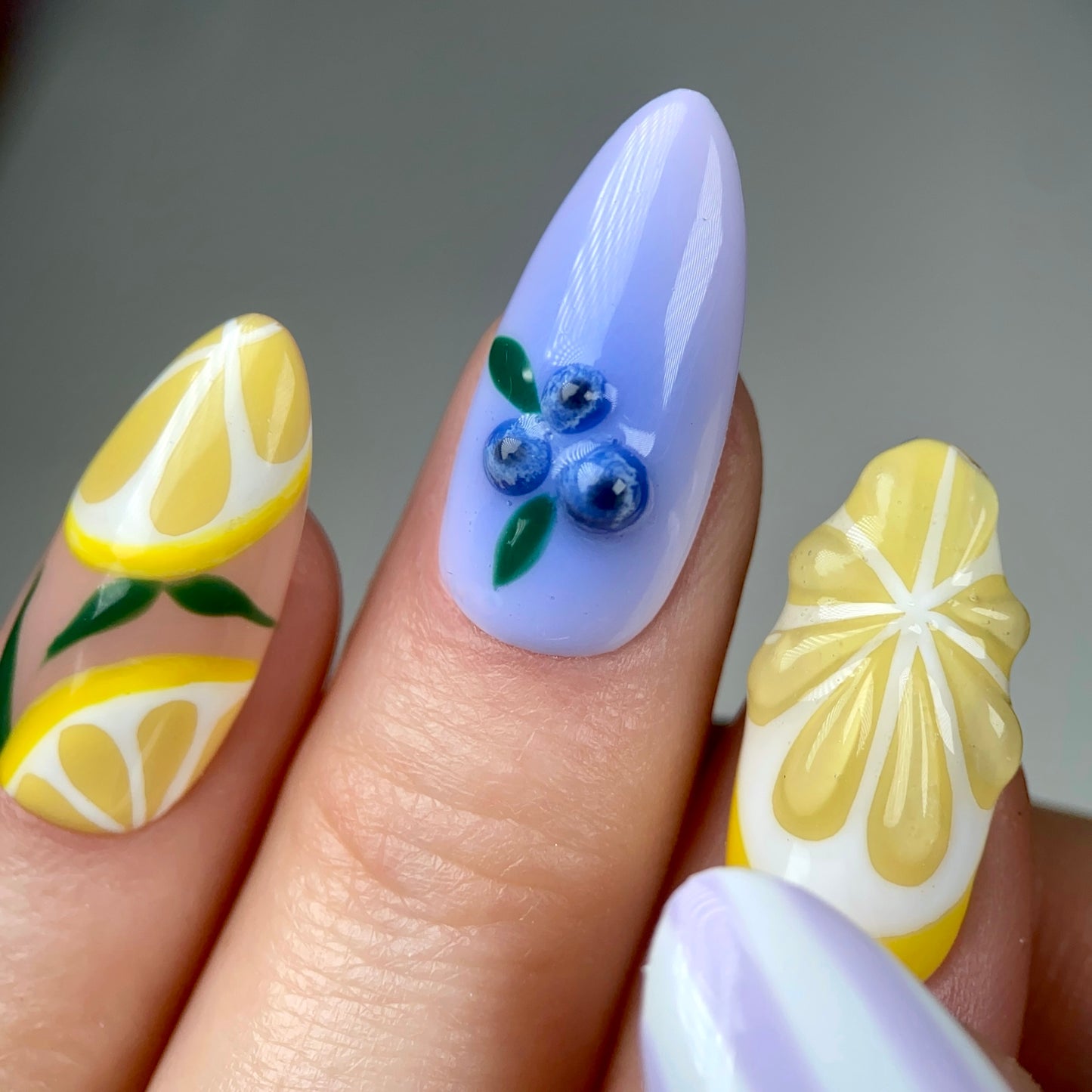 Press-on nails « LEMON CURD »