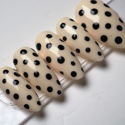 Press-on nails « CUTE DOTS » (couleur au choix)