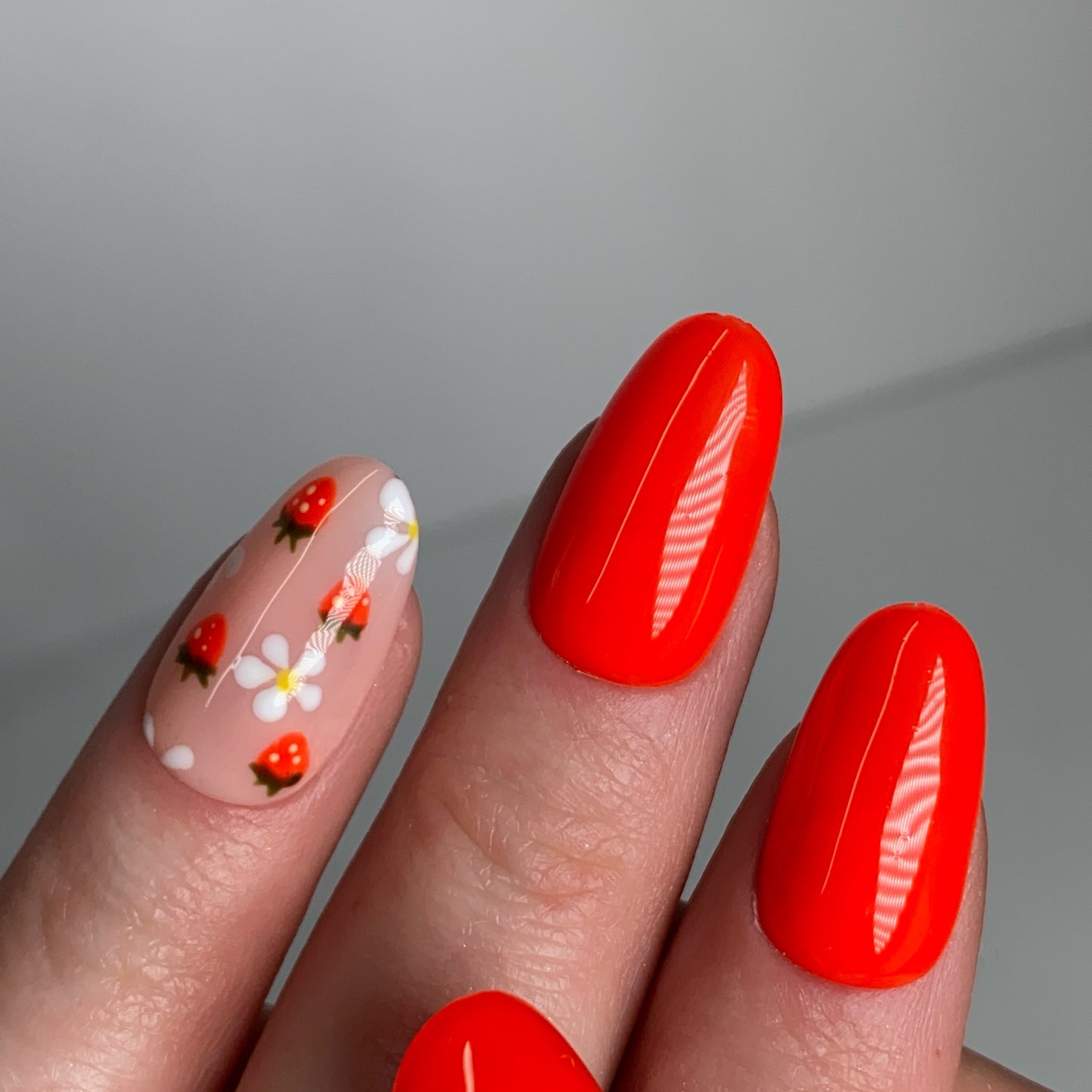 Press-on nails « FLORAL STRAWBERRY »