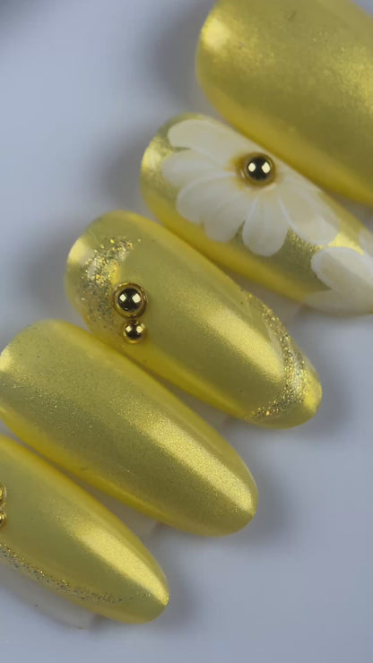Press-on nails « GOLDEN DAISY »
